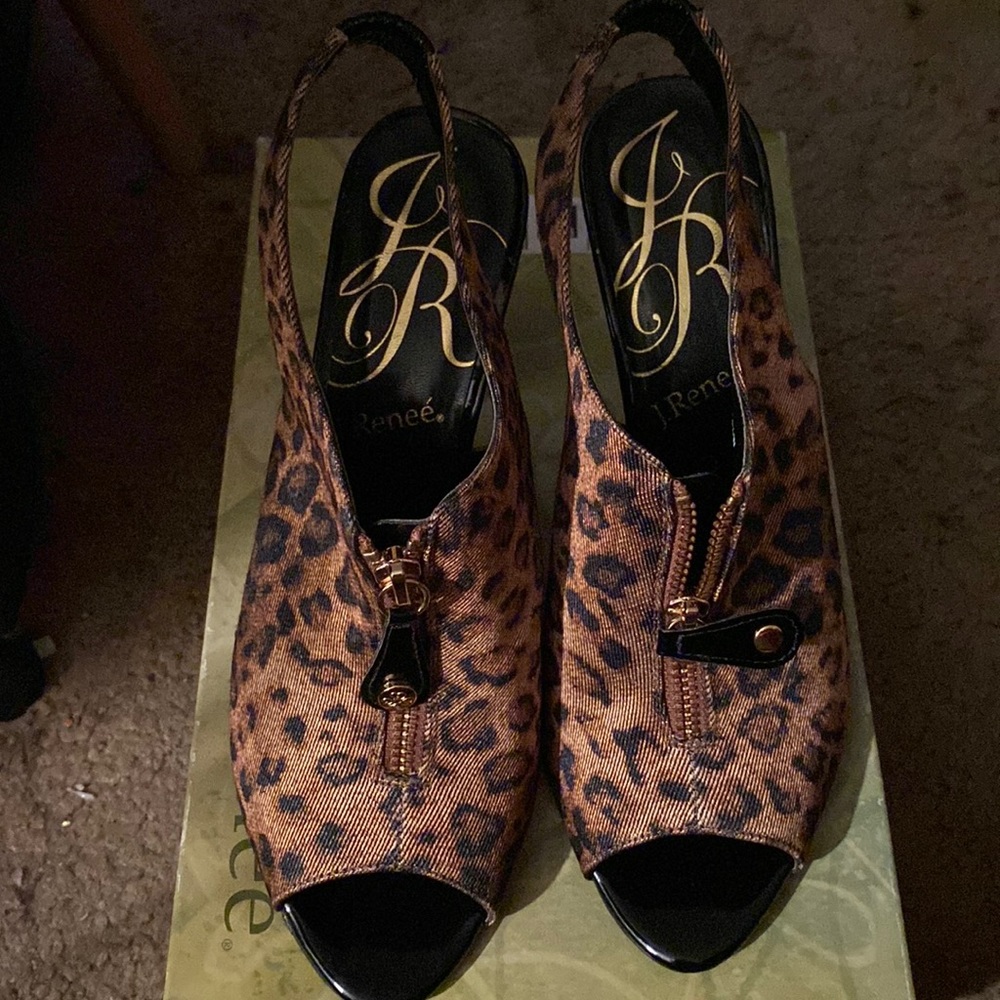 J.Renee Viento Leopard Slingback Pumps